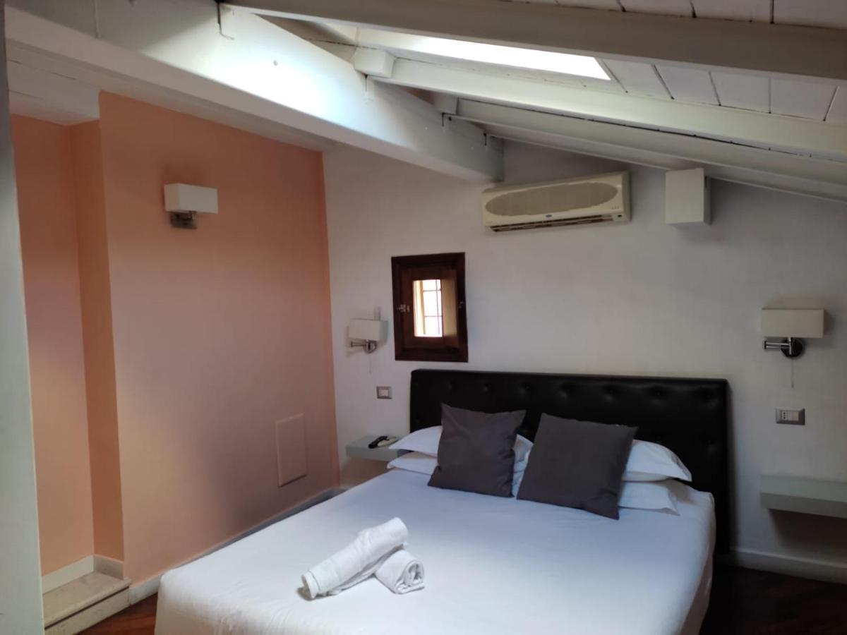 Gasthuis Relais Palazzo Taverna Rome